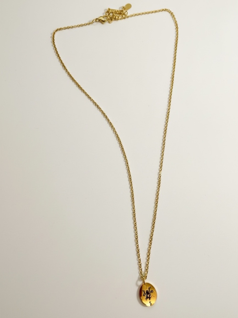Gold Pendant Necklace with Engraved Motif – Women Jewelry